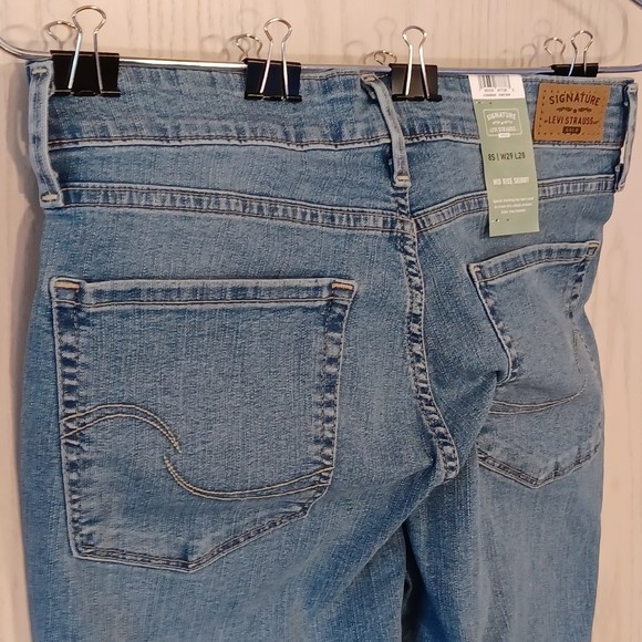 NWT Levi's Signature Gold Jeans, Size 8S, Mid-Rise, Skinny, 29Wx28L, Distressed - Picture 6 of 9